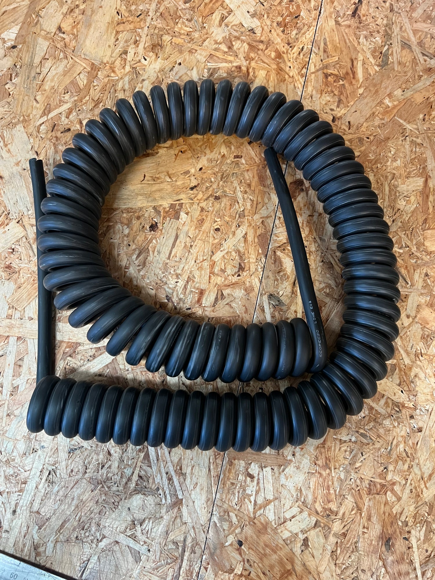 2 CORE 2.5sqmm COILED LSZH BLACK POWER CABLE.
