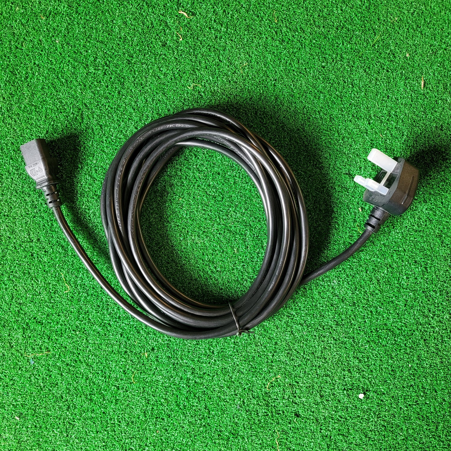 PVC Kettle Lead UK Mains Power Plug to IEC C13, various colours