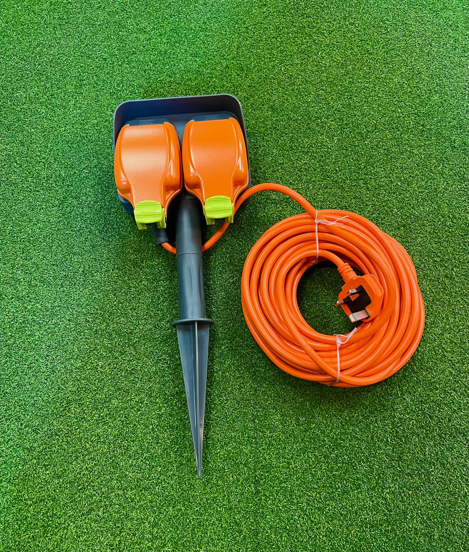 Garden Spike with 2 Weatherproof Sockets and 15m Cable