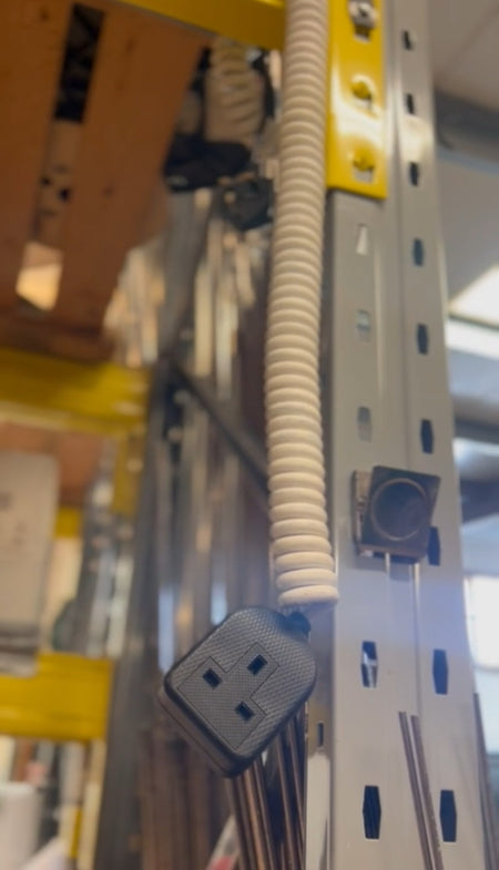 13 Amp 3-Core 1.5mm Mains Power Cord - Curly/Coiled Cable Extends Over 4 Meters